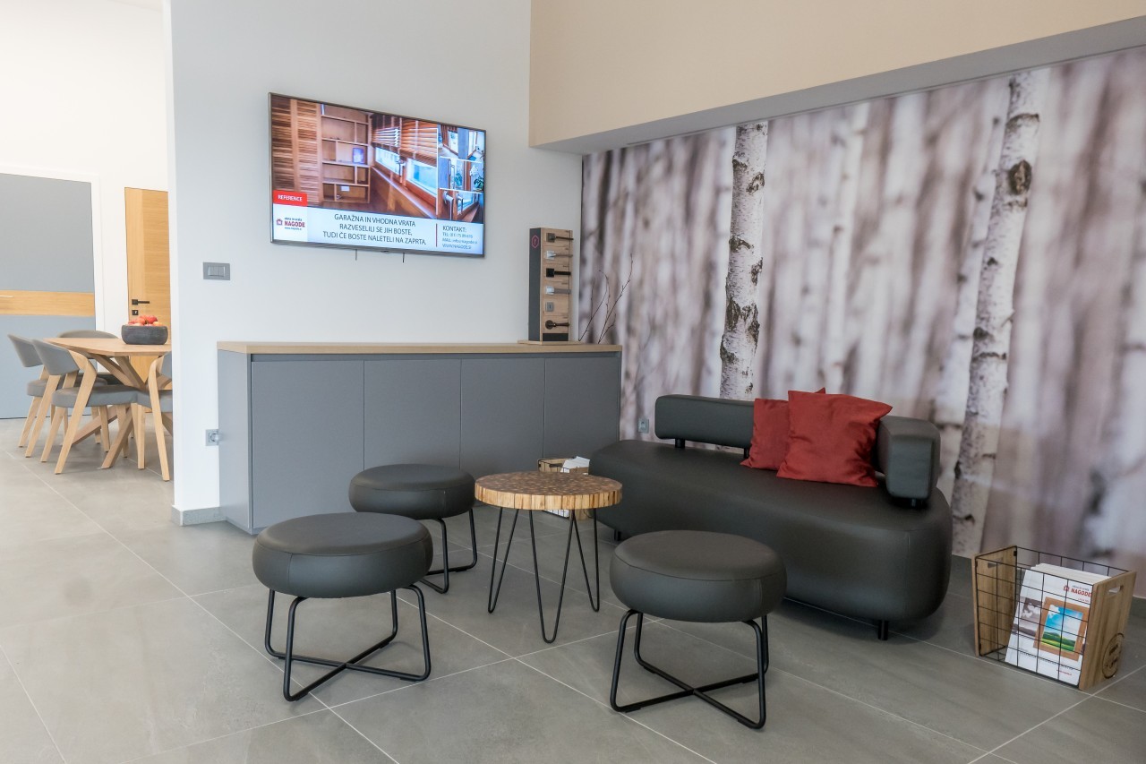 Razstavni salon Logatec - pogled 2